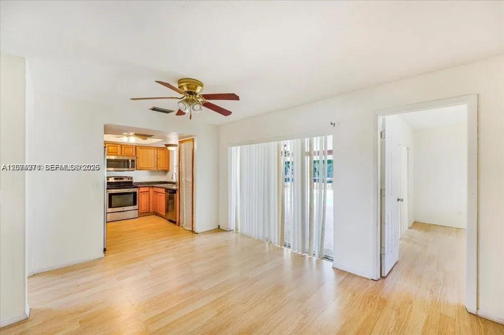 915 SE 20th ST Cape Coral, FL 33990
