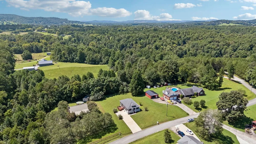 177 Hidden River Ave Sparta, TN 38583