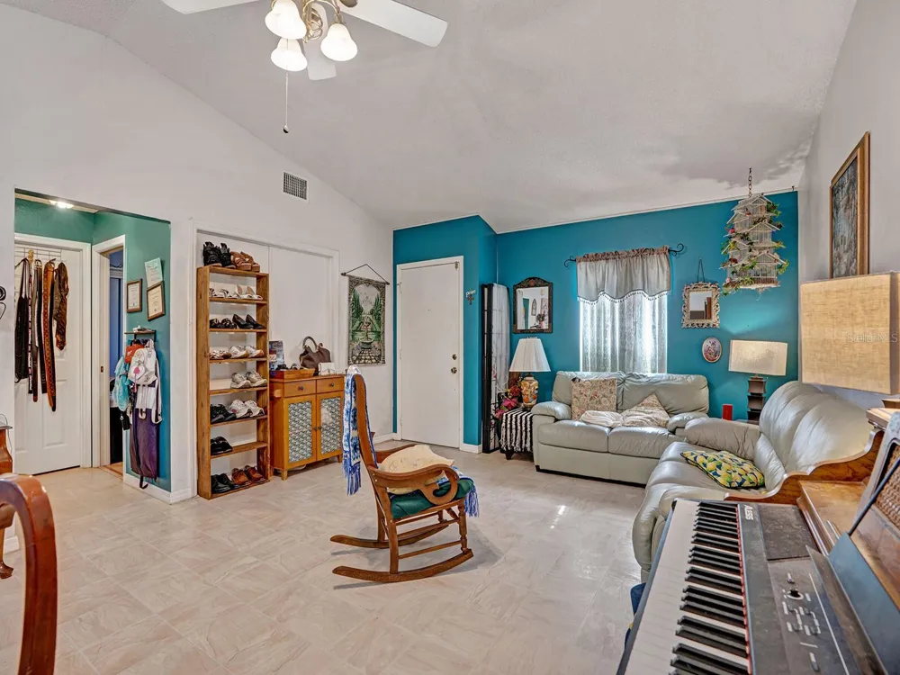 10227 GIFFORD DRIVE Spring Hill, FL 34608