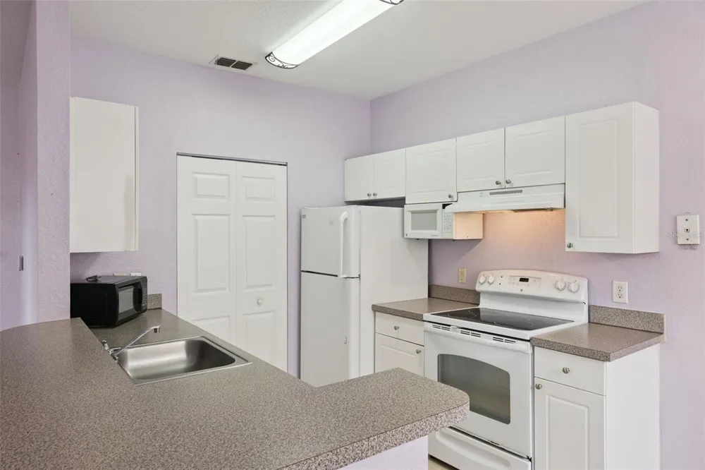 832 GRAND REGENCY POINTE POINT #105 Altamonte Springs, FL 32714