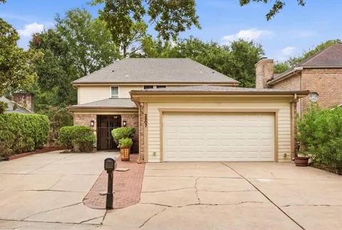 2807 Quail Hollow Drive