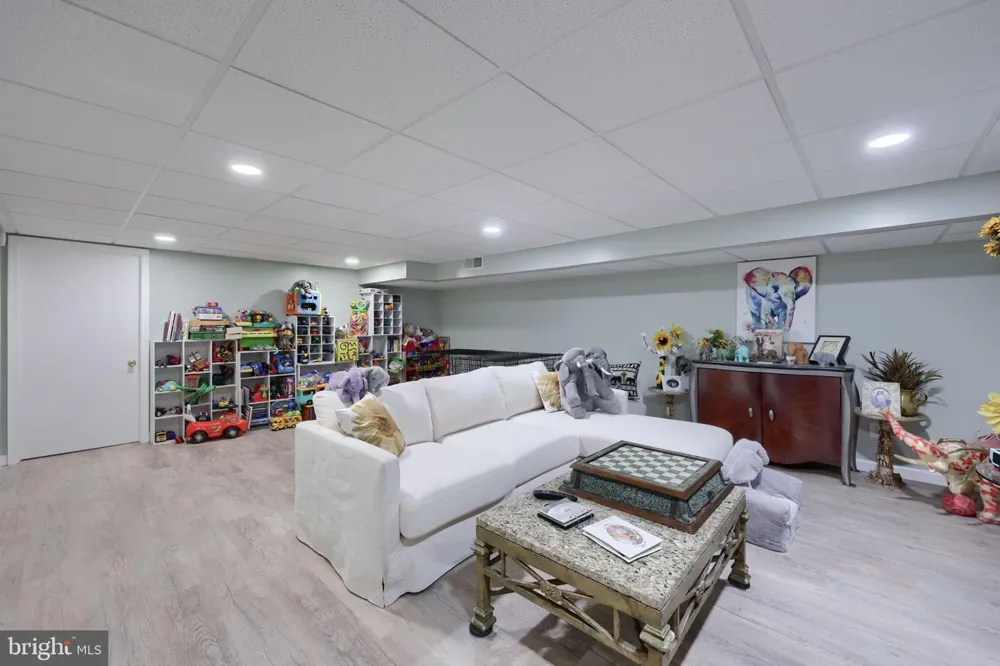 430 W CHOCOLATE AVENUE Hershey, PA 17033