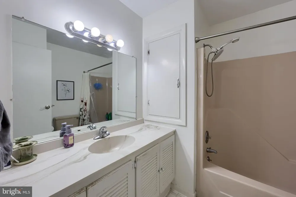 430 W CHOCOLATE AVENUE Hershey, PA 17033