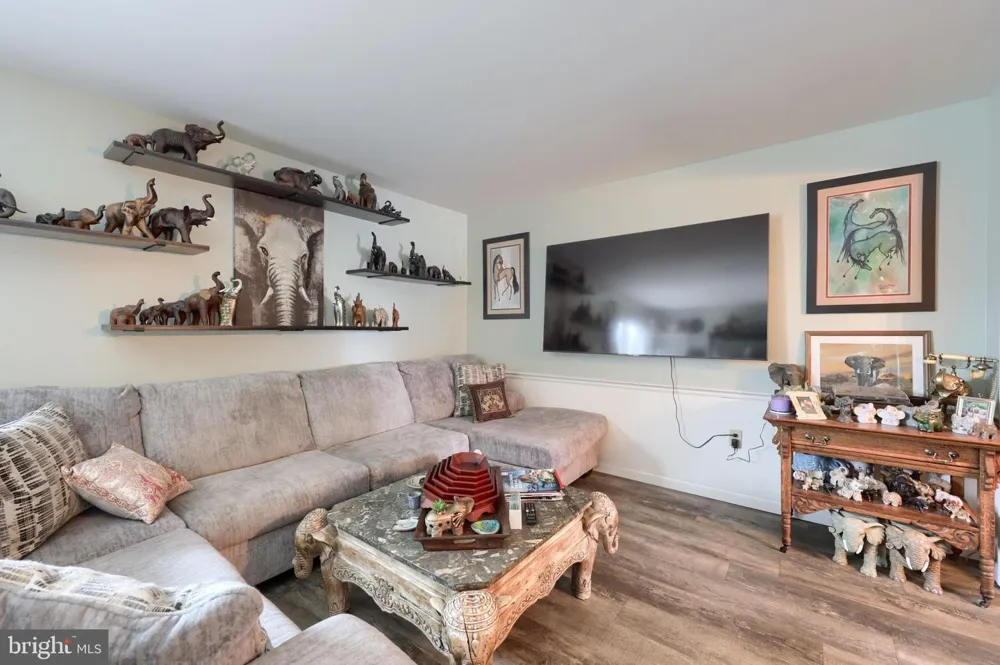 430 W CHOCOLATE AVENUE Hershey, PA 17033