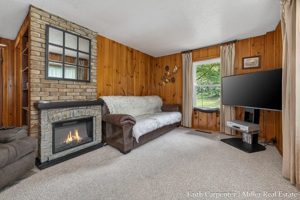 7911 Keller Road Delton, MI 49046