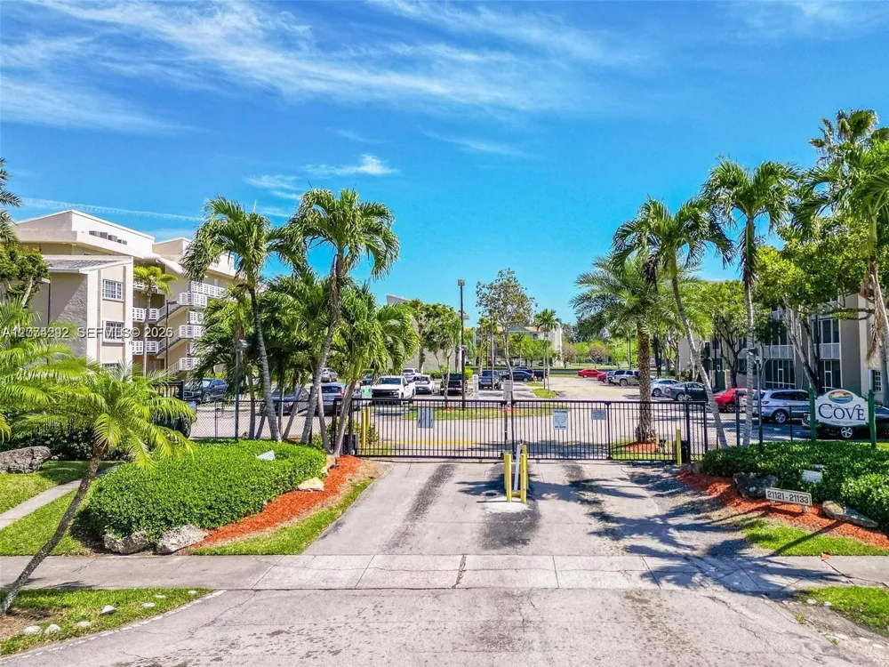 21121 SW 85th Ave #308 Cutler Bay, FL 33189