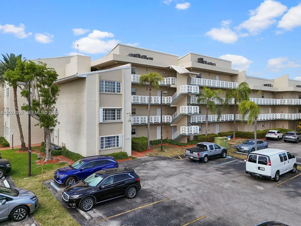21121 SW 85th Ave #308 Cutler Bay, FL 33189
