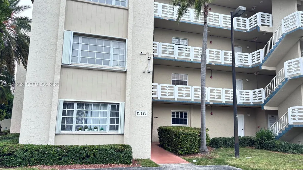 21121 SW 85th Ave #308 Cutler Bay, FL 33189