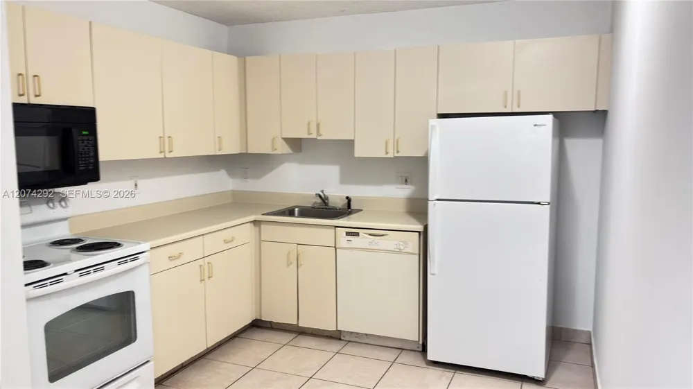 21121 SW 85th Ave #308 Cutler Bay, FL 33189