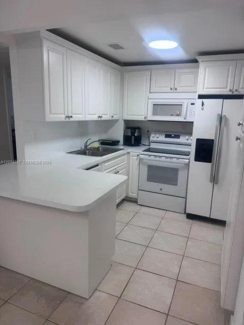 1913 S Ocean Dr #422