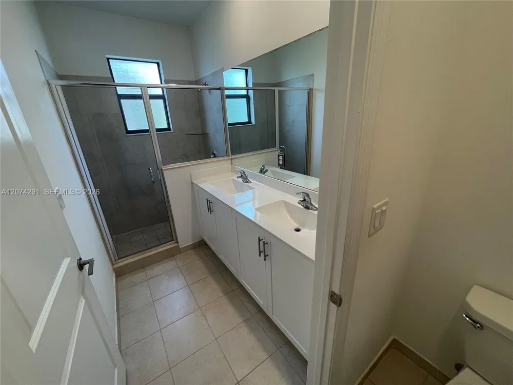 20610 NE 2nd Ct Miami, FL 33179