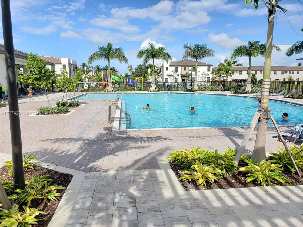 20610 NE 2nd Ct Miami, FL 33179