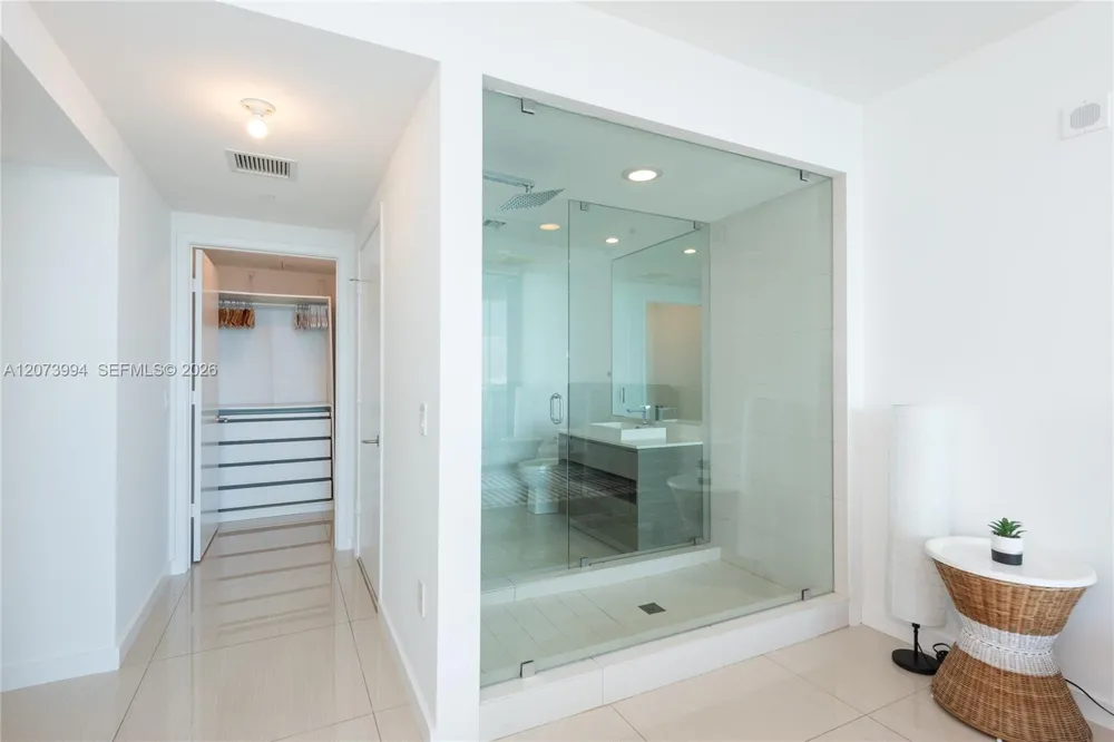 460 NE 28th St #2202 Miami, FL 33137