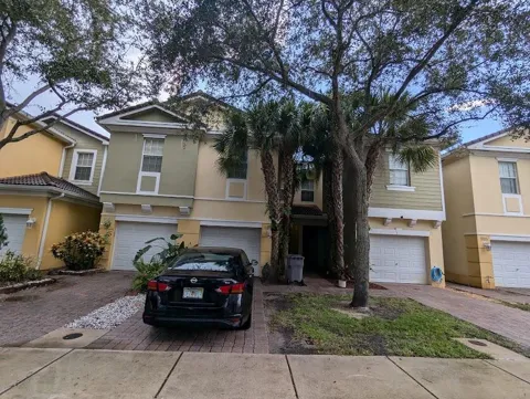 999 Pipers Cay Drive
