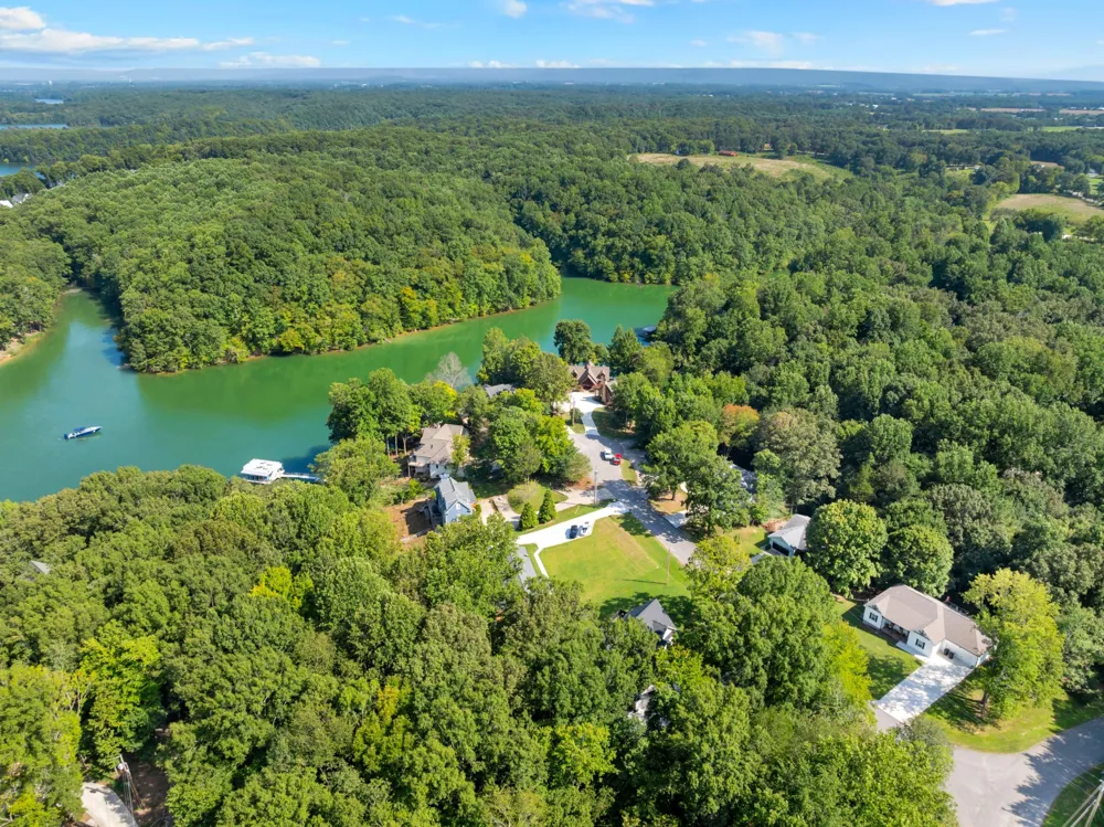 27 Shady Cove Ln Winchester, TN 37398