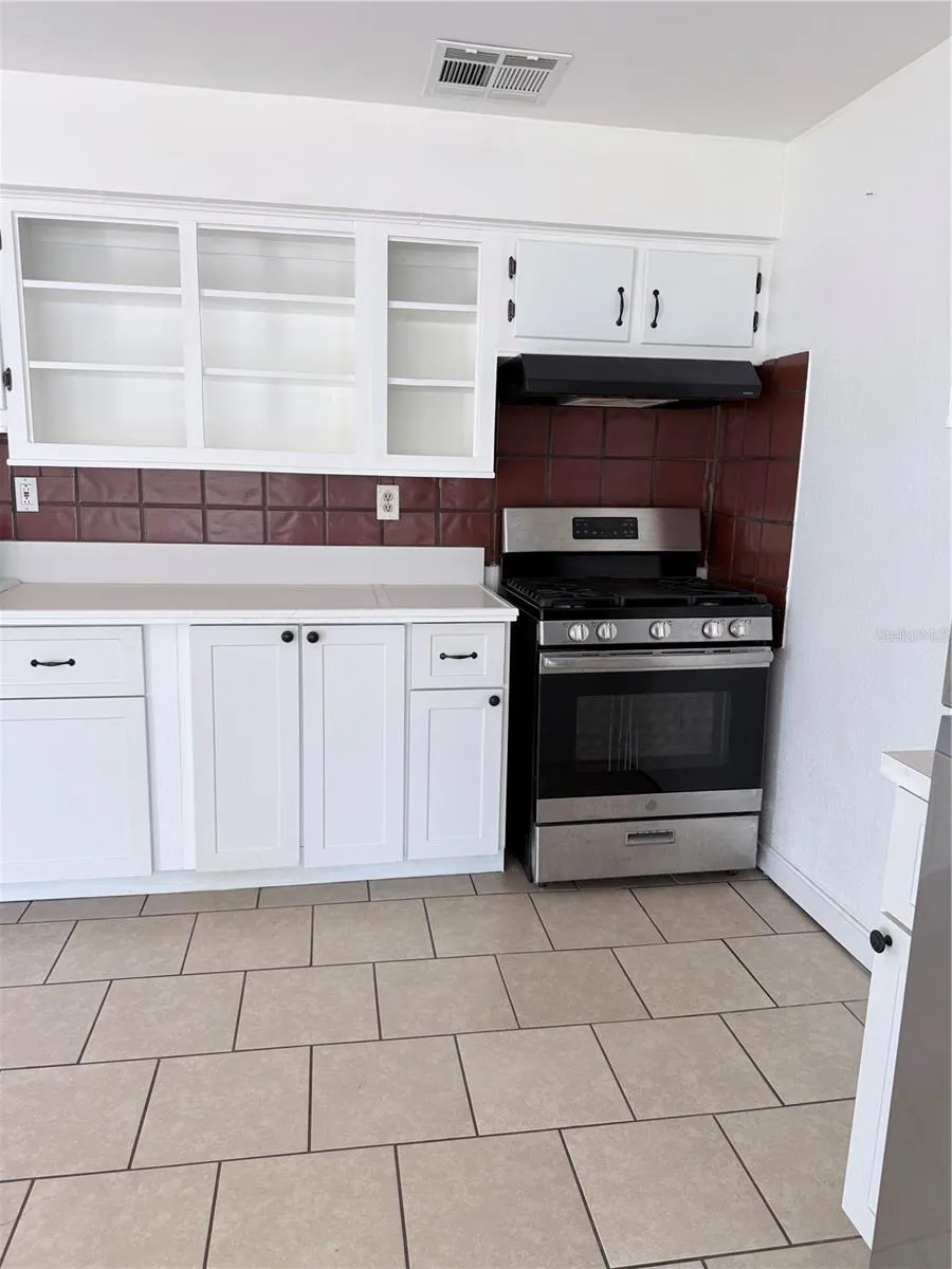 1843 WASHINGTON AVENUE Clearwater, FL 33755