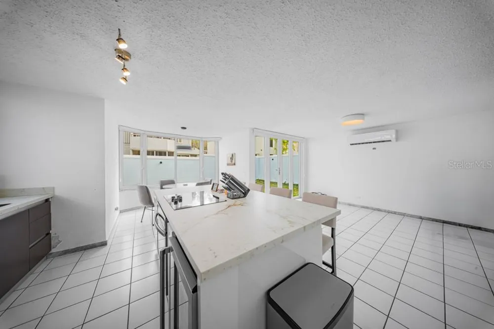 LF 114 VIA PARIS Trujillo Alto, PR 00976