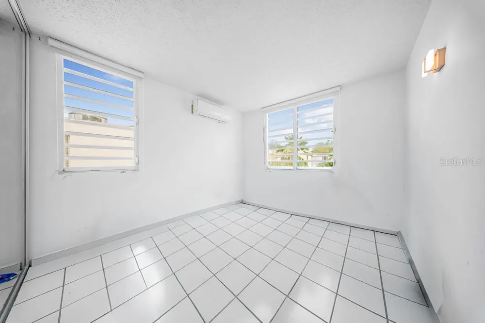 LF 114 VIA PARIS Trujillo Alto, PR 00976