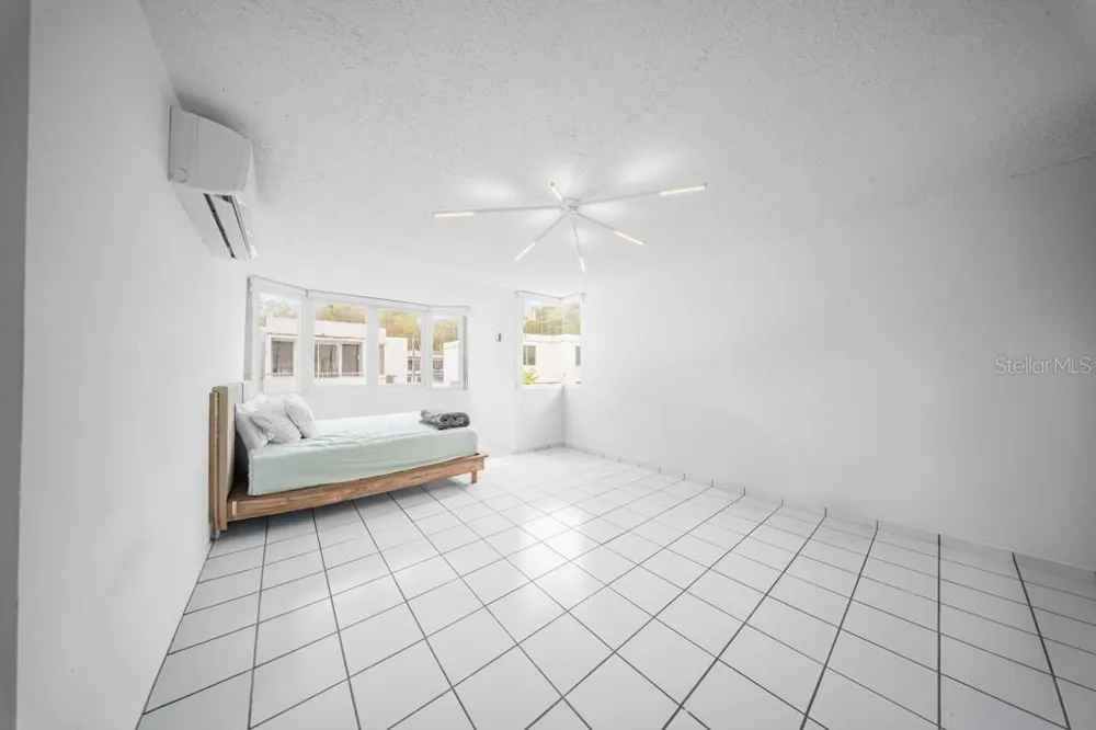 LF 114 VIA PARIS Trujillo Alto, PR 00976