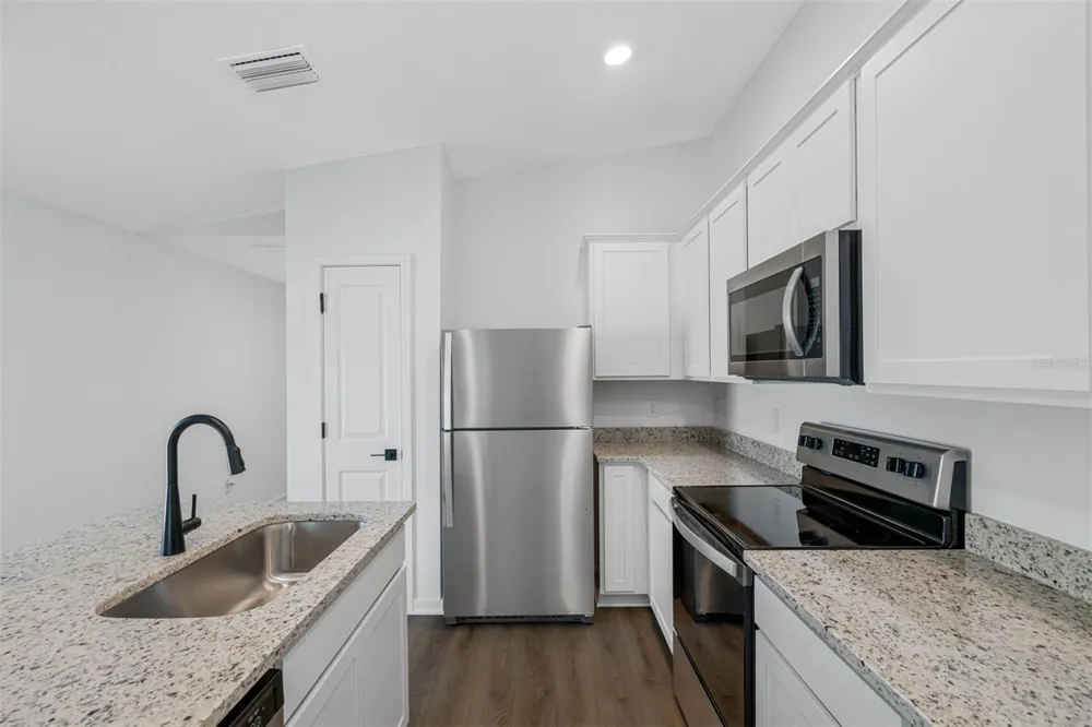 7160 CANOPY LANE Lakeland, FL 33809