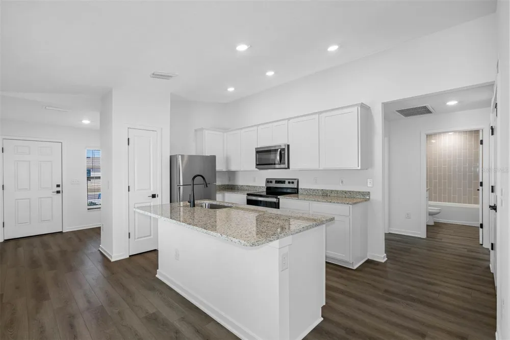 7160 CANOPY LANE Lakeland, FL 33809