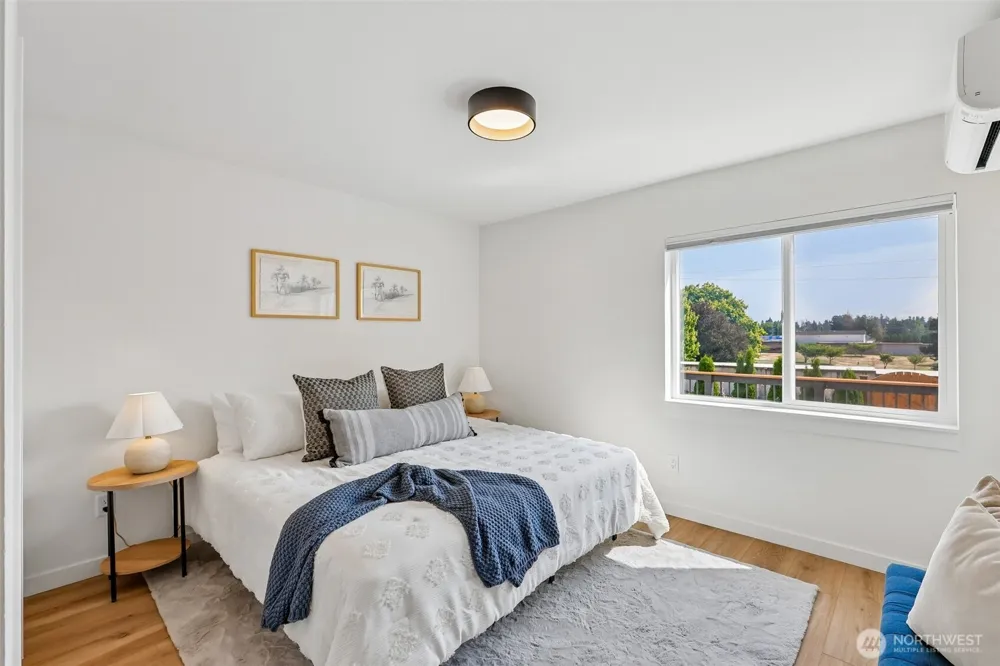 12038 Park Avenue Seattle, WA 98133
