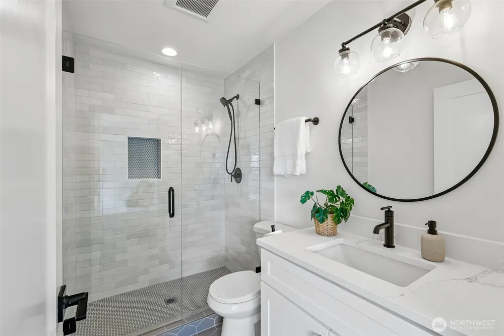 12038 Park Avenue Seattle, WA 98133