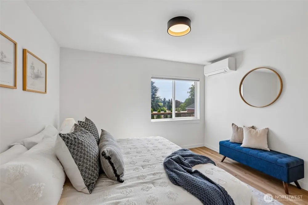 12038 Park Avenue Seattle, WA 98133