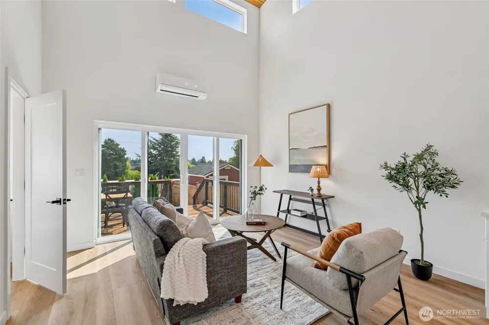 12038 Park Avenue Seattle, WA 98133