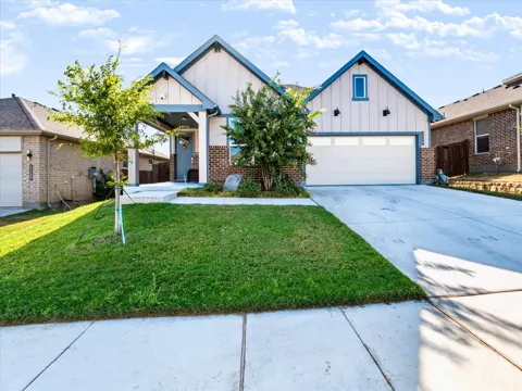2220 Redwing Drive