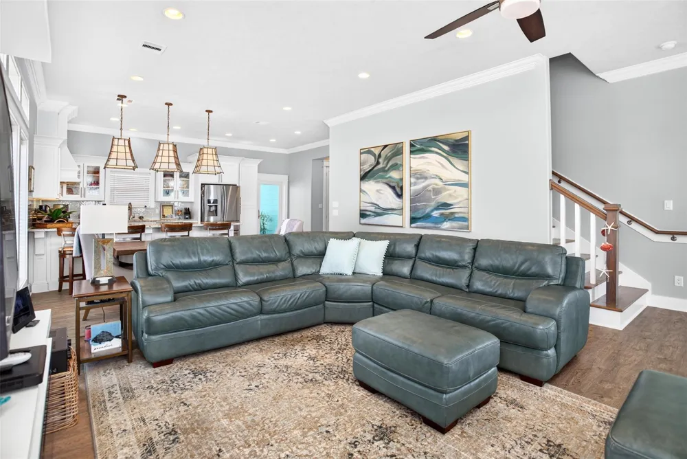 1335 Emerald Drive Crystal Beach, TX 77650
