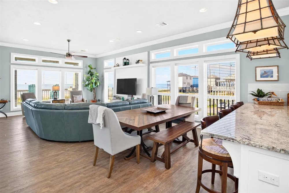 1335 Emerald Drive Crystal Beach, TX 77650