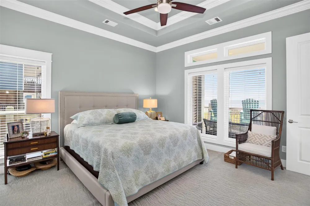 1335 Emerald Drive Crystal Beach, TX 77650