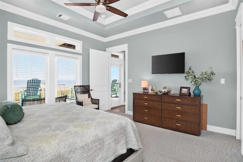 1335 Emerald Drive Crystal Beach, TX 77650