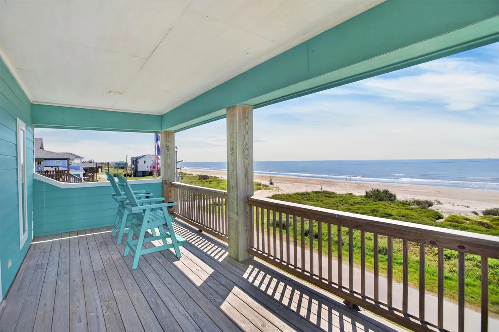 1335 Emerald Drive Crystal Beach, TX 77650