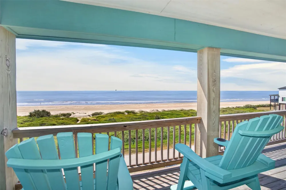 1335 Emerald Drive Crystal Beach, TX 77650