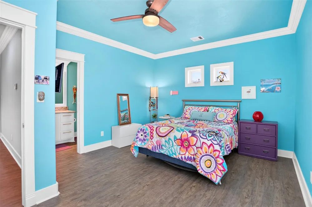 1335 Emerald Drive Crystal Beach, TX 77650