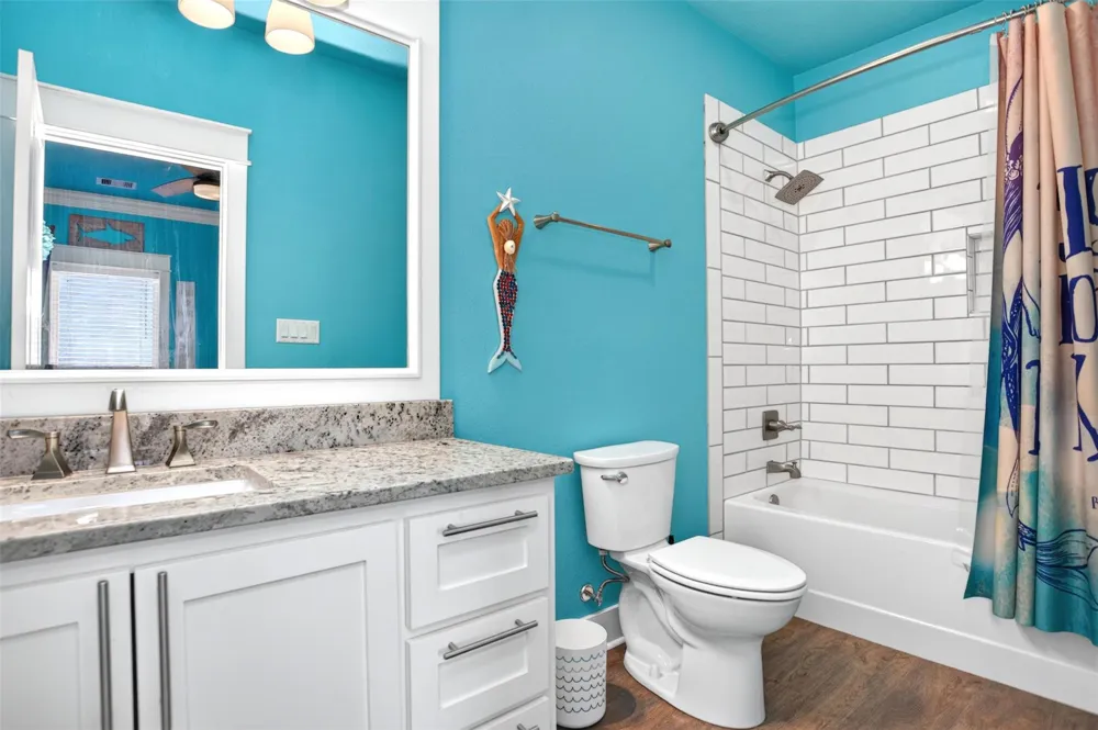 1335 Emerald Drive Crystal Beach, TX 77650