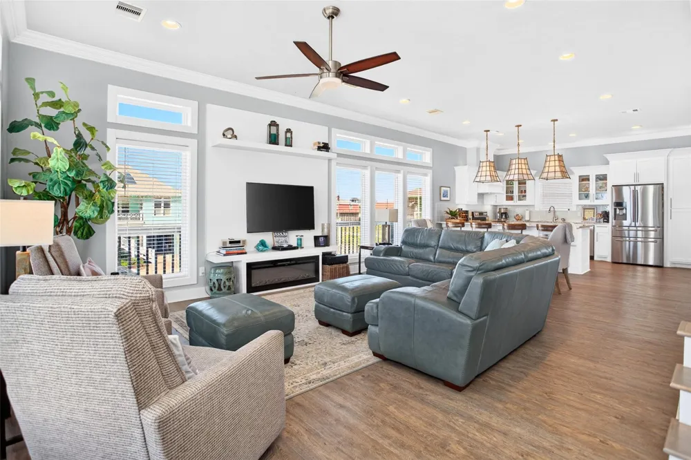 1335 Emerald Drive Crystal Beach, TX 77650