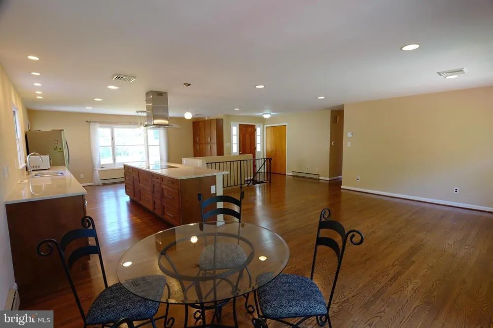 2603 BEACON HILL ROAD Alexandria, VA 22306