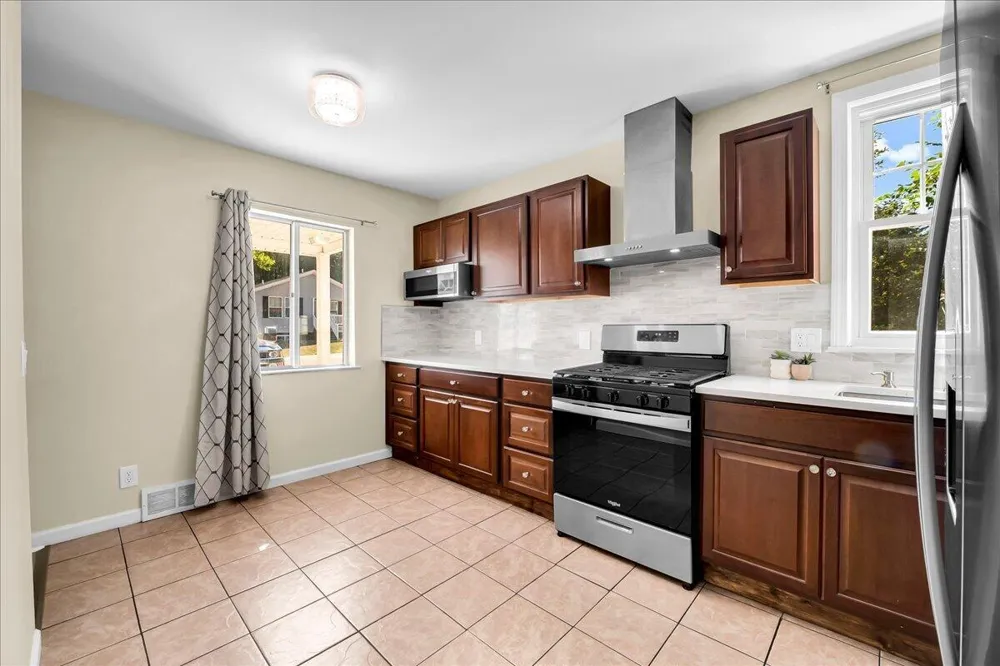 392 Elder Street Ypsilanti, MI 48197