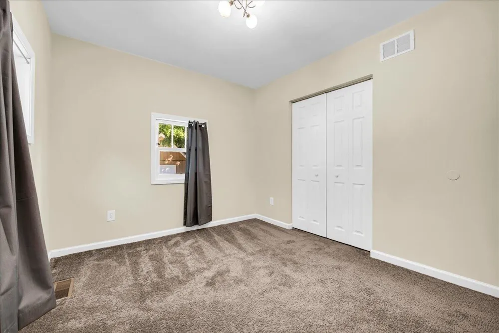 392 Elder Street Ypsilanti, MI 48197