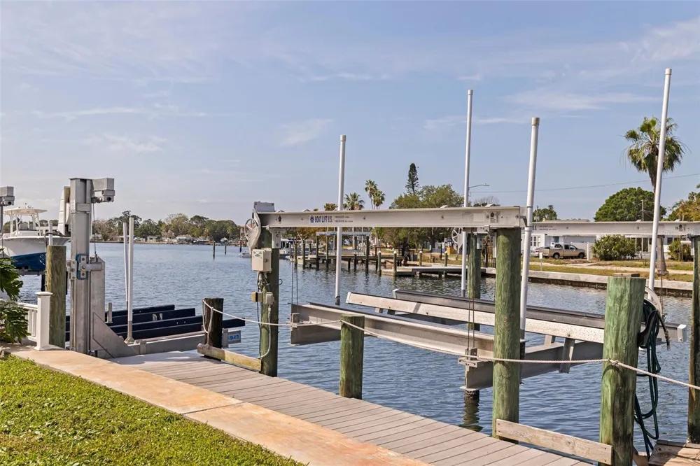 3931 POMPANO DRIVE SE St Petersburg, FL 33705