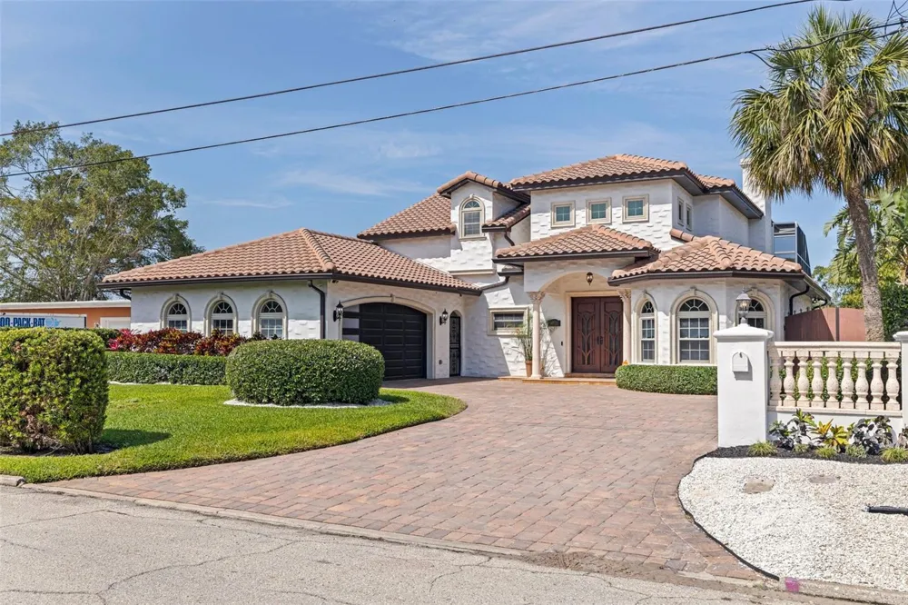3931 POMPANO DRIVE SE St Petersburg, FL 33705