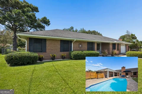 122 N Lake DR