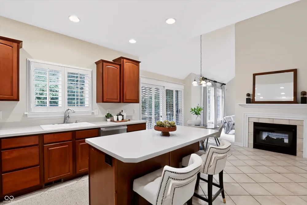 5245 Cheyenne Moon Carmel, IN 46033