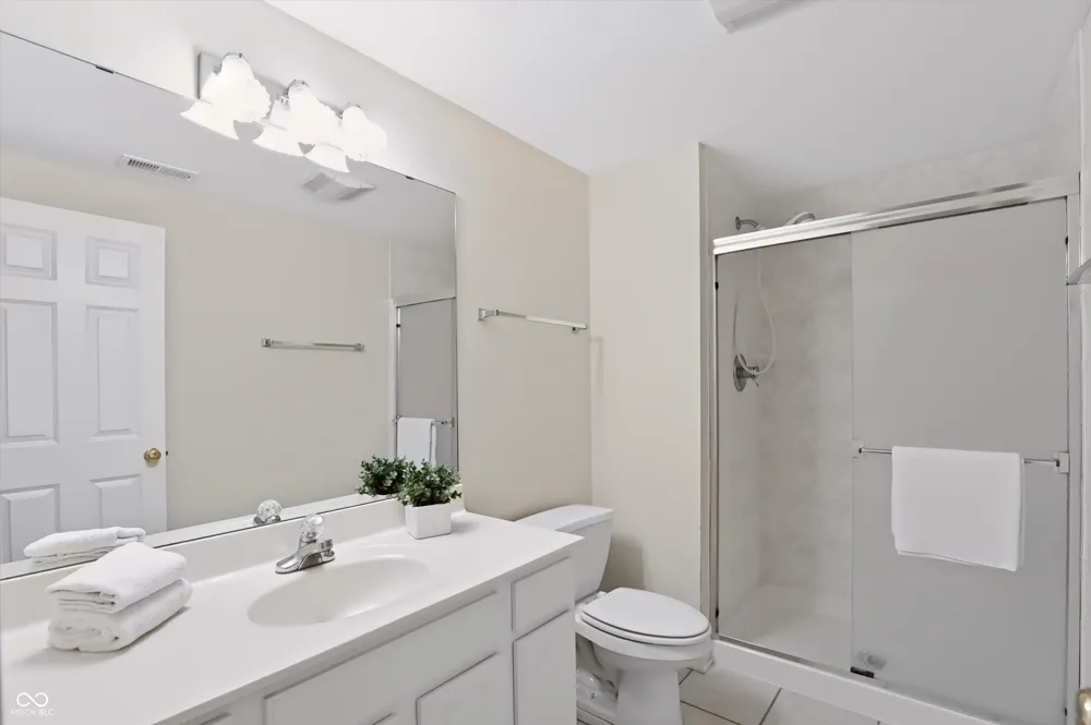 5245 Cheyenne Moon Carmel, IN 46033