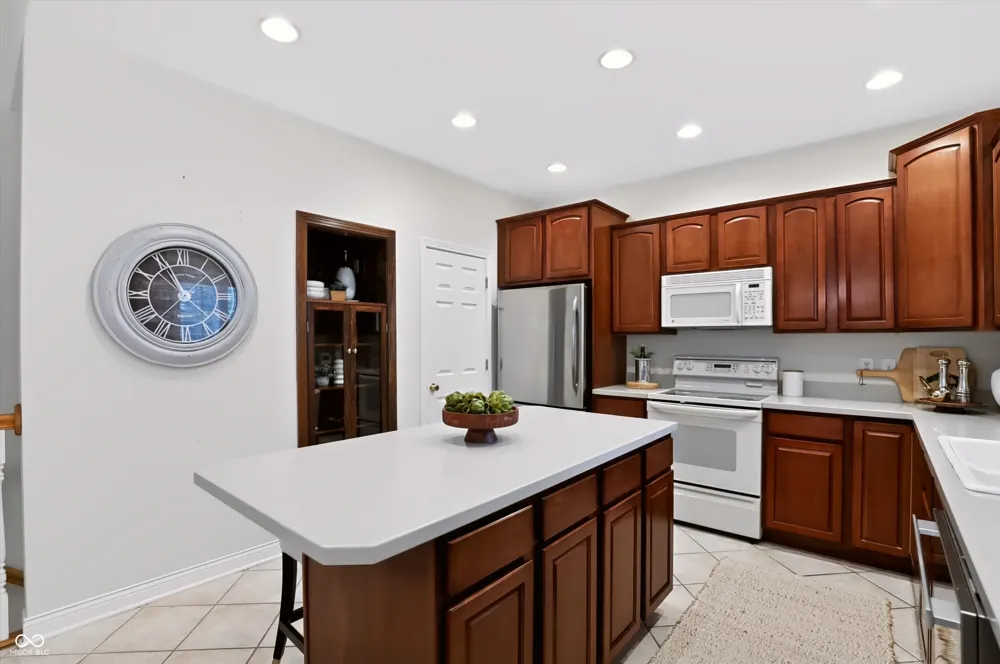 5245 Cheyenne Moon Carmel, IN 46033