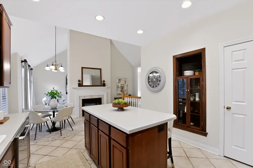 5245 Cheyenne Moon Carmel, IN 46033