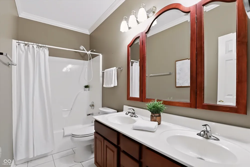 5245 Cheyenne Moon Carmel, IN 46033